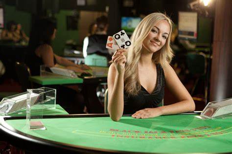 Live Online Casino Dealer